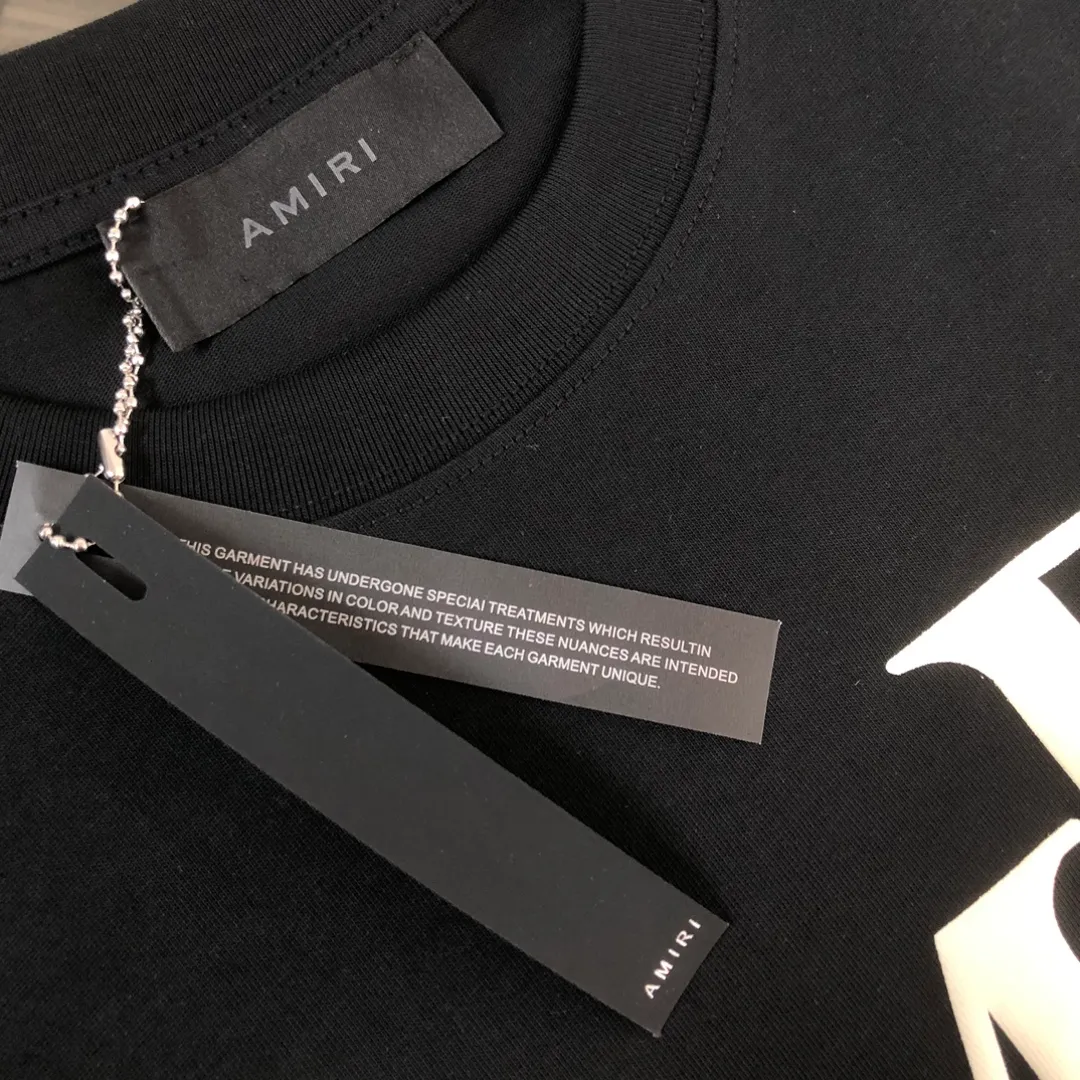C🌟Amiri 26ss counter Same Style round neck short-sleeved T-shirt ~ Customized suede foam embossed logo craft on the chest! Specially available in custom fabrics! Thick plate three-dimensional! The thicker clothes make the overall breathable and soft texture more prominent, and the full cotton texture makes it extremely comfortable. A must-have item for Premium people, complete with original accessories and accessories! Same Style for men and women! Color: Black White Mint Green Size: XS S M L (larger version! Please state your height and weight when placing an order!)